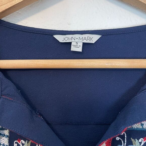 John Mark Embroidered Floral Blouse Size Small - Picture 2 of 12